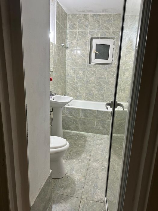 Inchiriez apartament 2camere decomandat