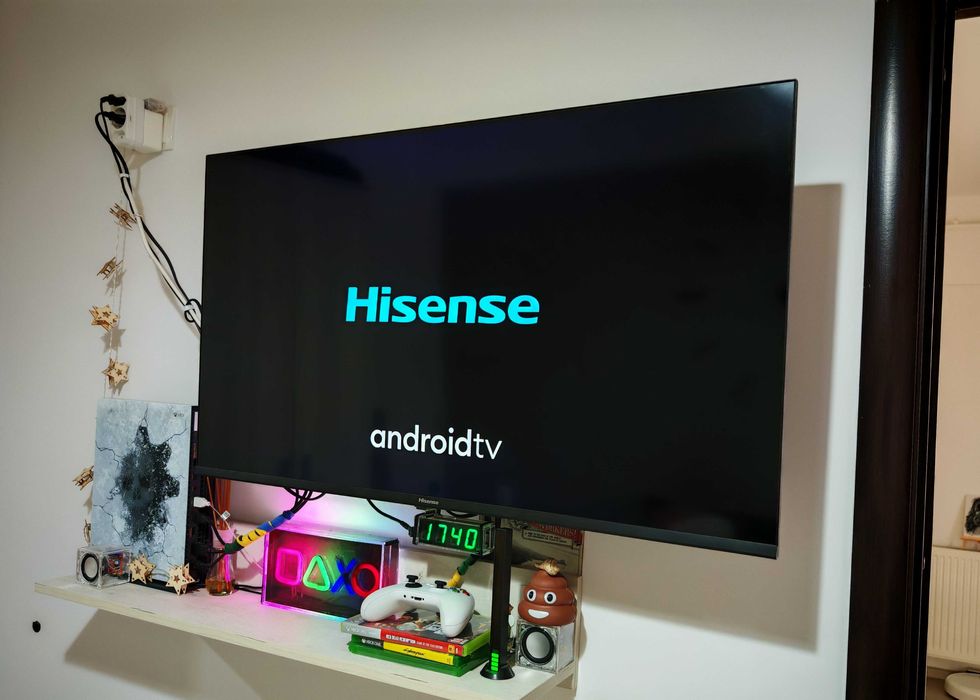 Smart TV Hisense - ANDROID, Diagonala 101 cm, FHD