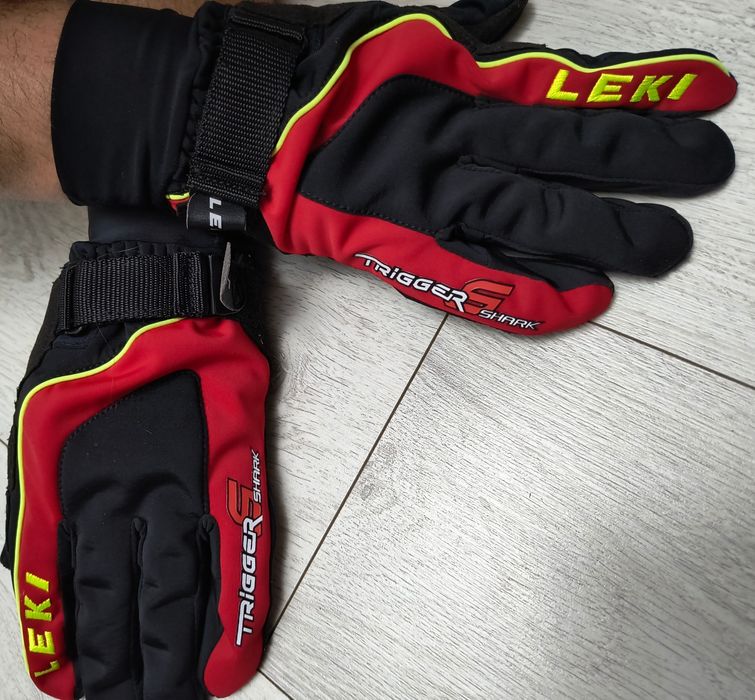Manusi Leki Trigger Shark schi