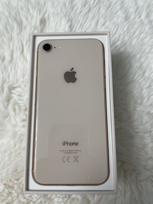 Продам айфон 8.64 гб