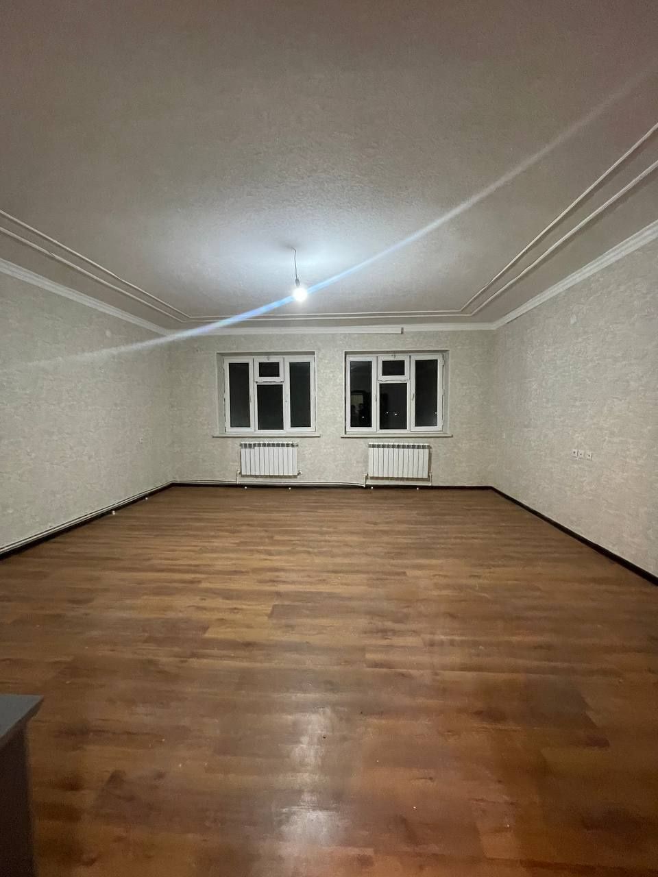 Продается 2/4/7, Янгиюль, Массив
