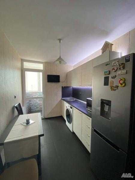 Дава се под наем Двустаен апартамент в Бургас, Изгрев - 70 кв.м за 459 € - Снимка #3