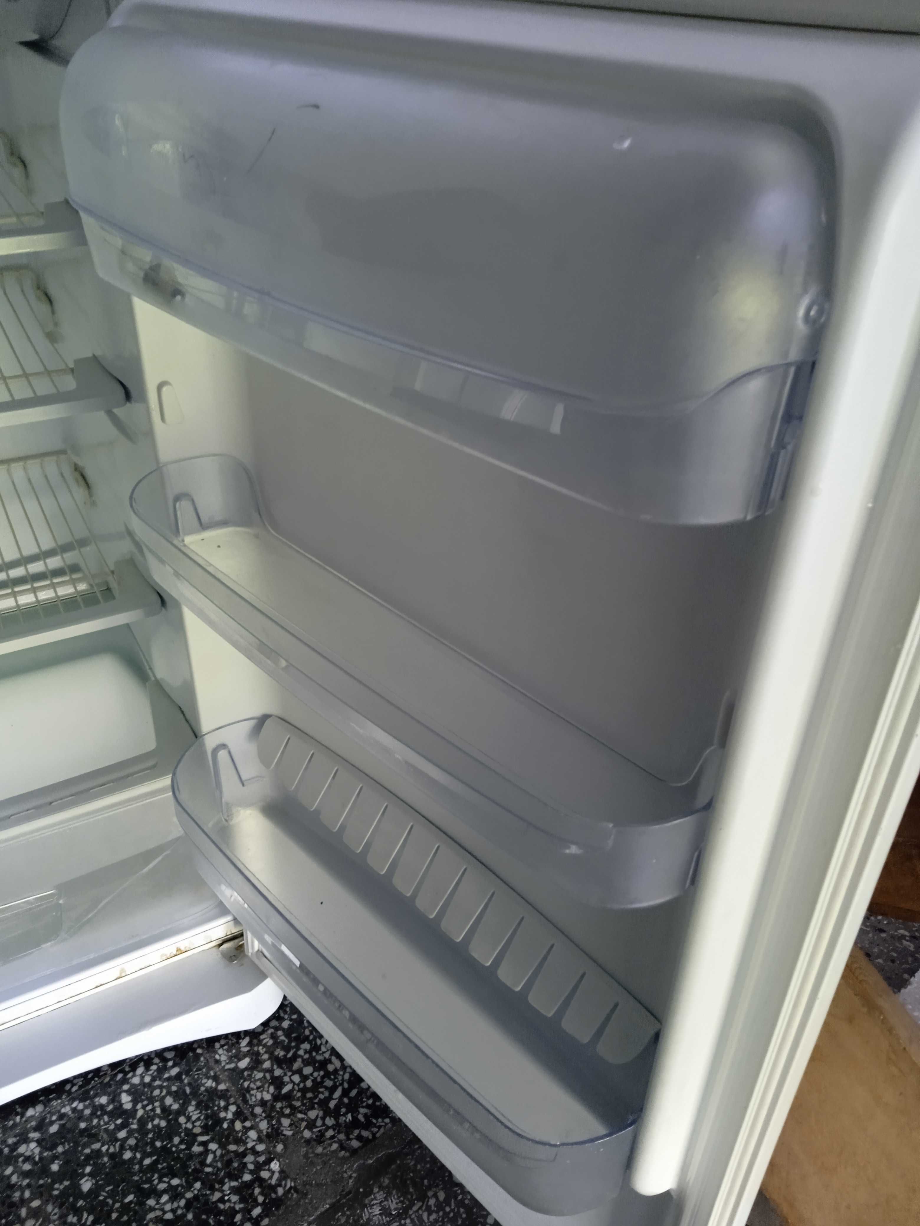 Хладилник - INDESIT - 150см.