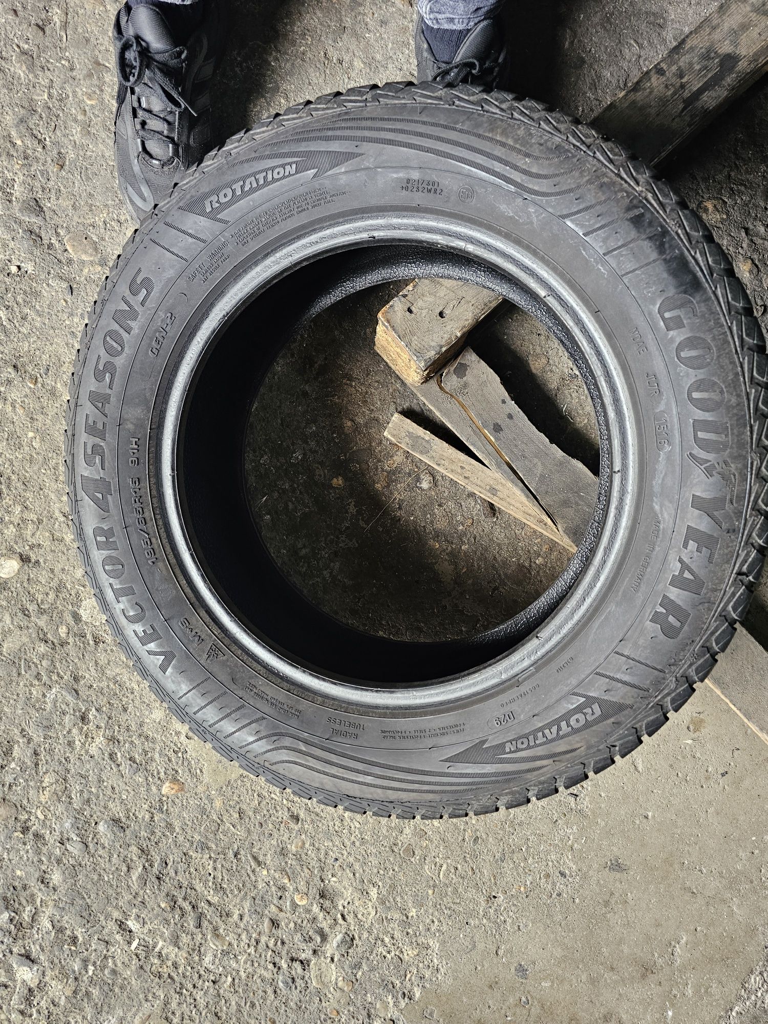 2 anvelope allseason 195 65 15 Goodyear