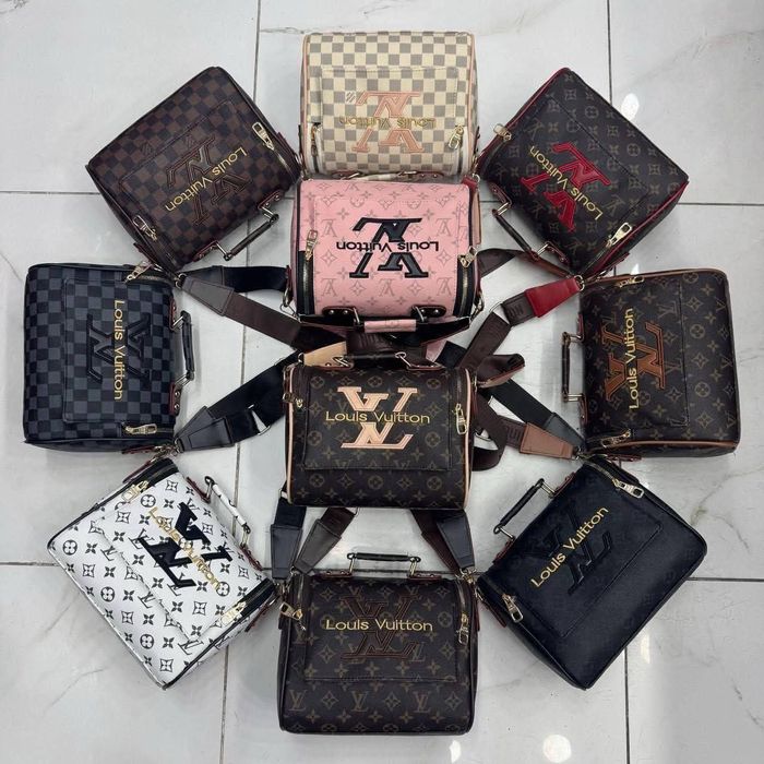 Genți superbe acum pe stoc