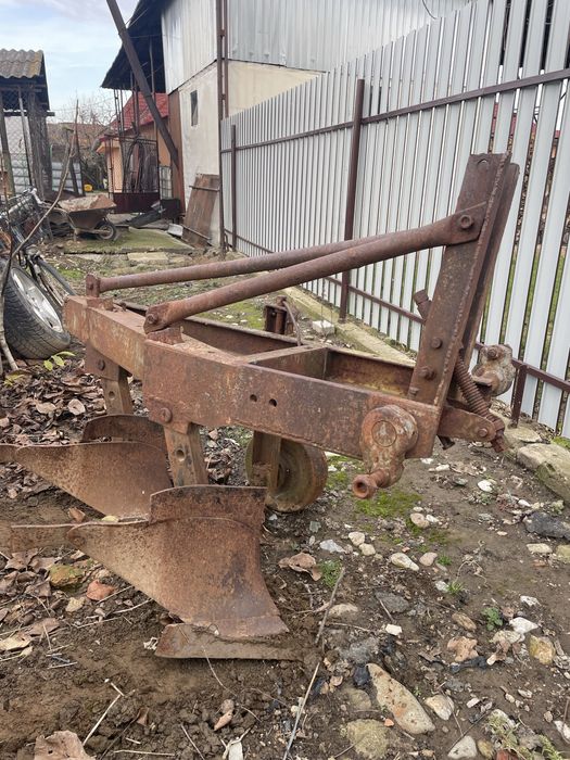 Plug 2 brezde pentru tractor mic