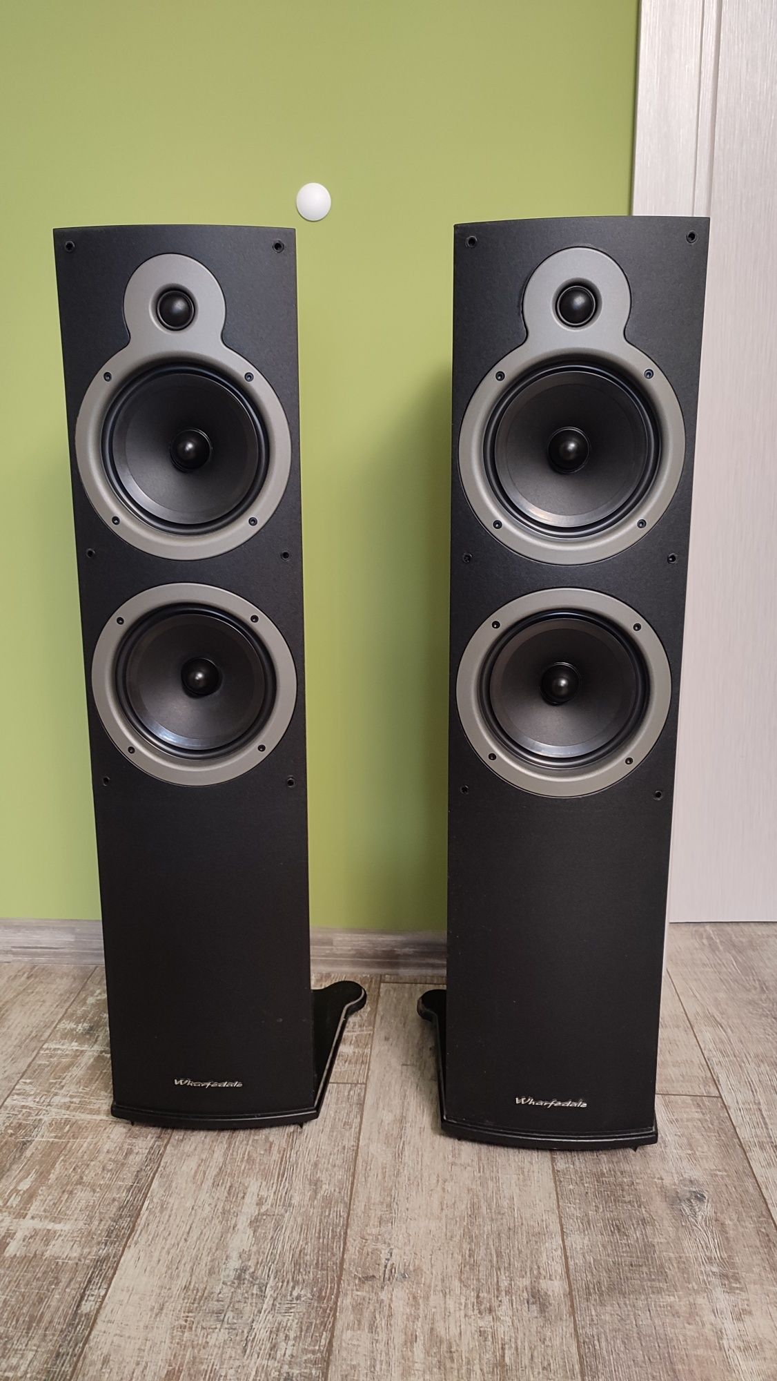 Тонколони Wharfedale Crystal CR 30.4