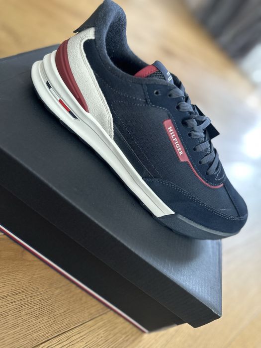 Adidasi Tommy Hilfiger marimea 43 noi