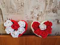 Керамични кашпи със сапунени рози