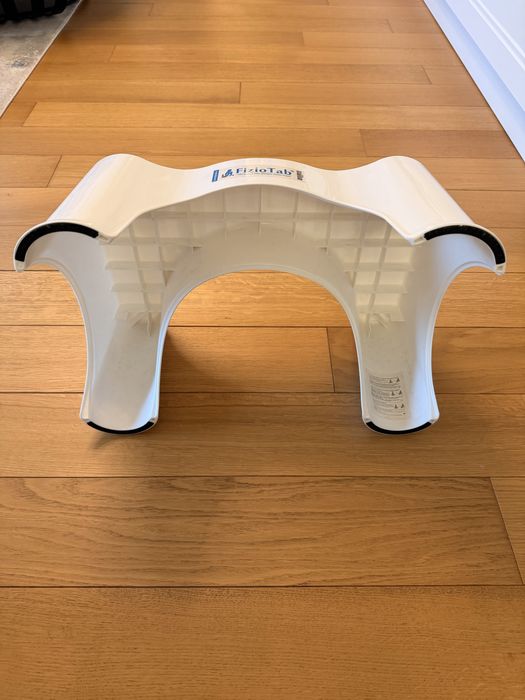 Scaun pentru o pozitie corecta pe toaleta, WC.