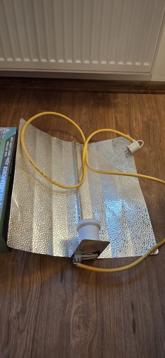 Panou refletorizant / reflector plante