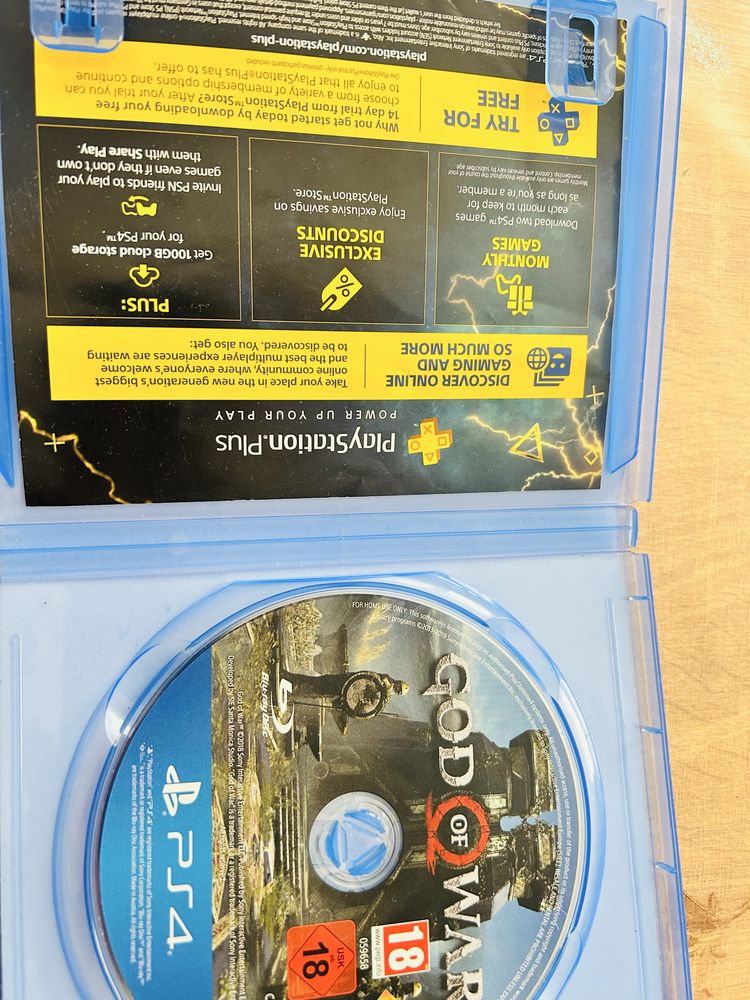 Продавам gta 5,god of war