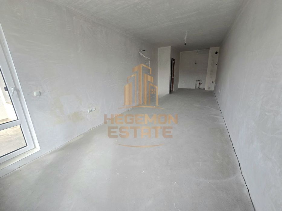 Продава се Двустаен апартамент в к.к. Св.Св. Константин и Елена - 77 кв.м за 2346 €/кв.м - Снимка #1