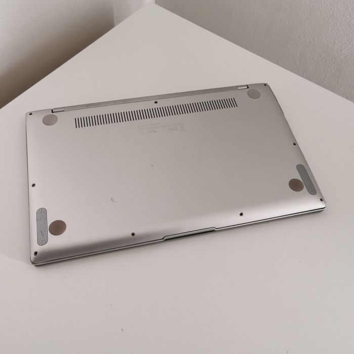 Laptop Asus Zenbook UX333F defect