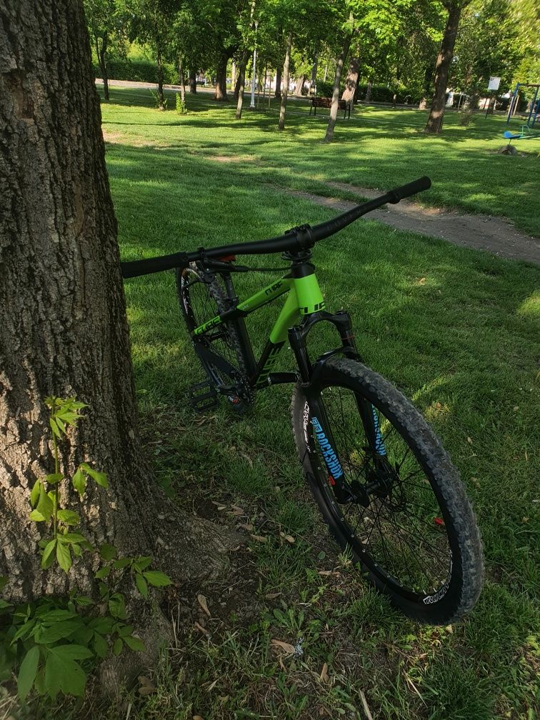 Vând dirt jumper cube flying circus