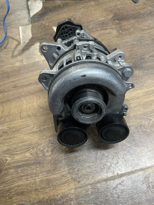 Alternator 1.3 TCE Nissan Qashqai j12 Renault 2020-2025 cod 274057A