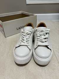 Бели кожени обувки Lasocki