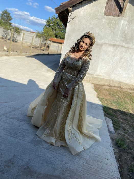 Продава се рокля стандартен размер