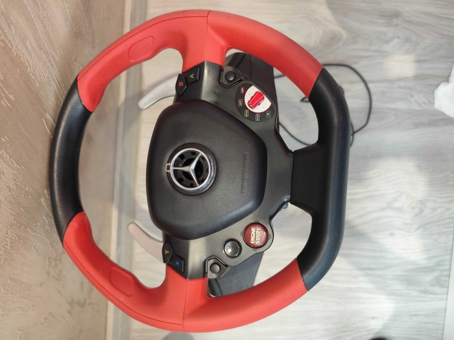 Ferrari 458 Spider Thrustmaster волан с педали