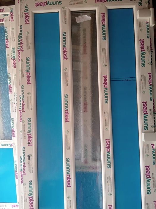 Vindem termopane și tablă de acoperiș