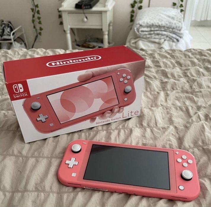 Nintendo Switch Lite (прошитая)