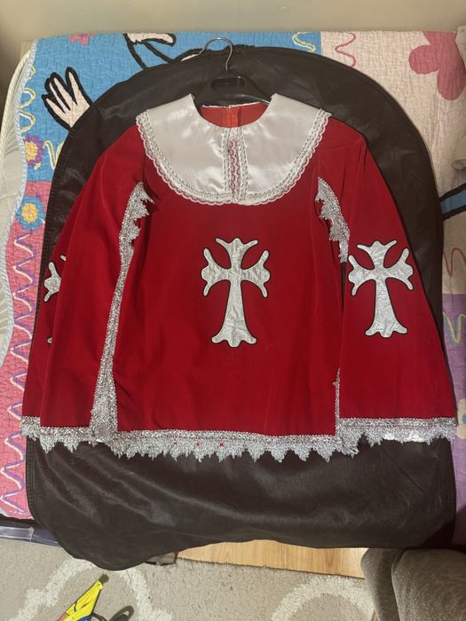 Продам детский бархатный костюм (размер 36)