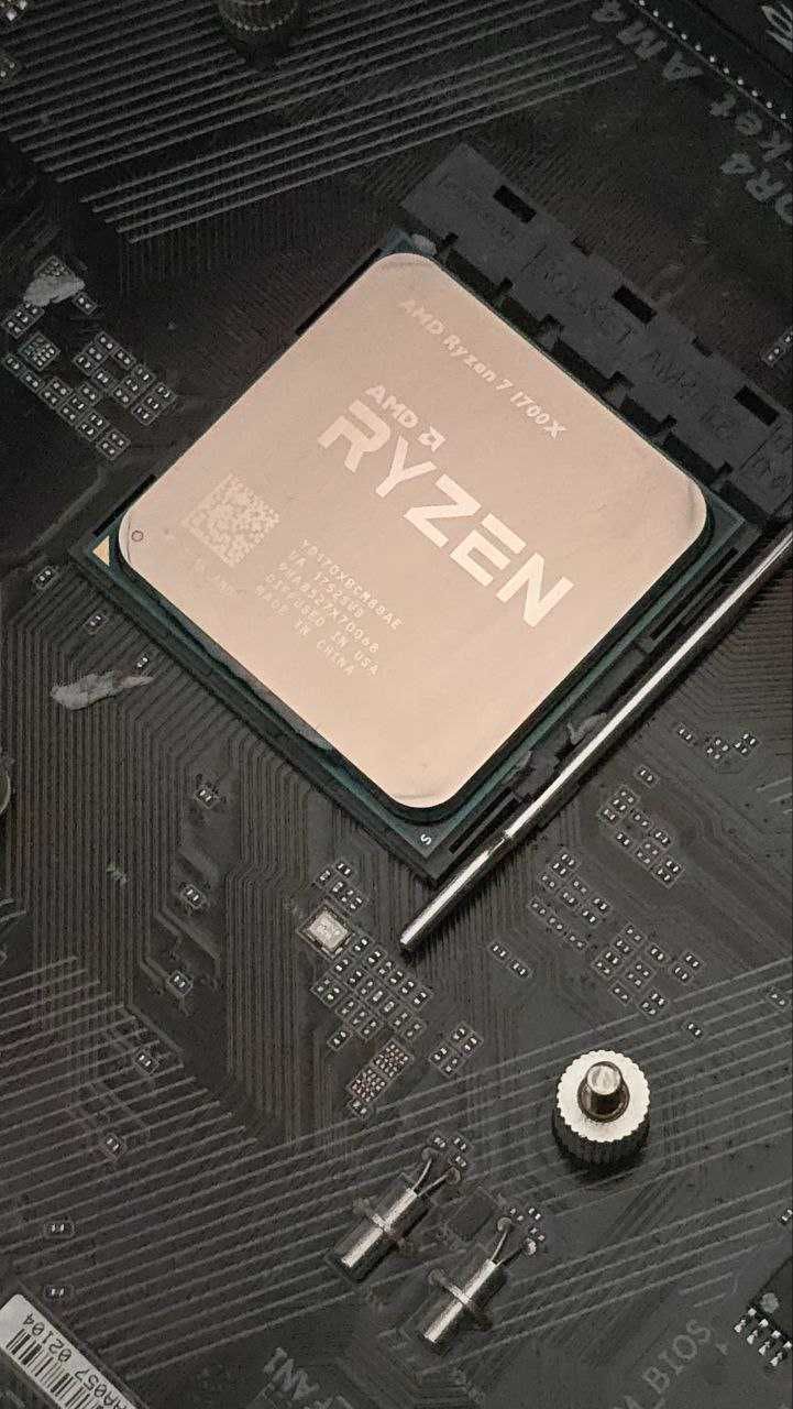Геймърски компютър 1080 Ti / Ryzen 7 1700X / 32 GB / 2TB HDD / 500 SSD