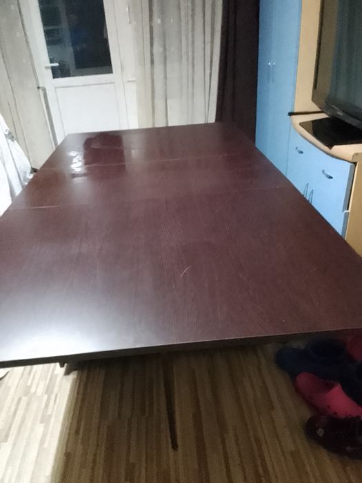 Vând masă extensibilă