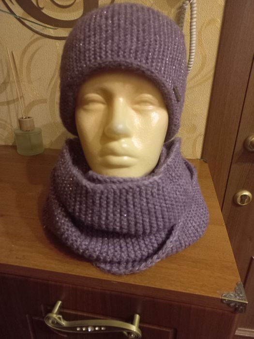 Продам набор (шапка,снуд)