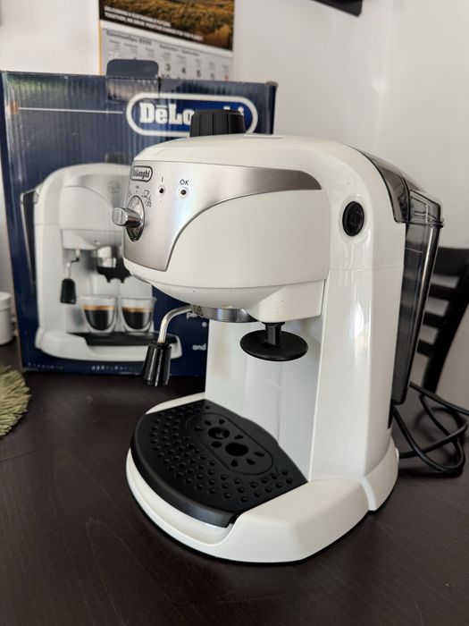 Кафе машина DeLonghi EC221.W