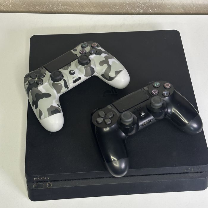 Playstation 4 Slim 1 TB