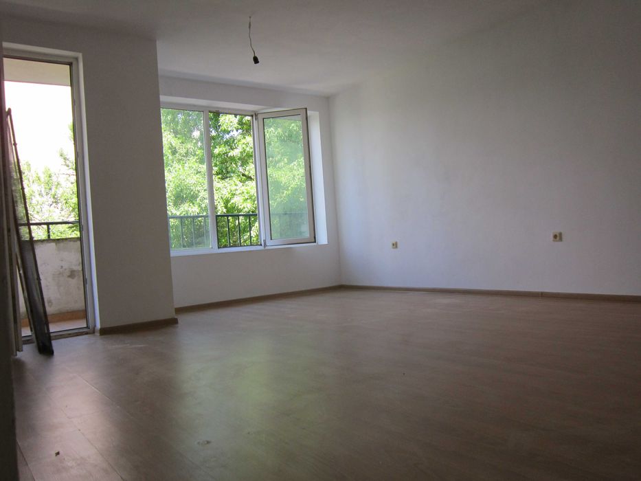 Дава се под наем Тристаен апартамент в Бургас, Възраждане - 120 кв.м за 250 € - Снимка #11