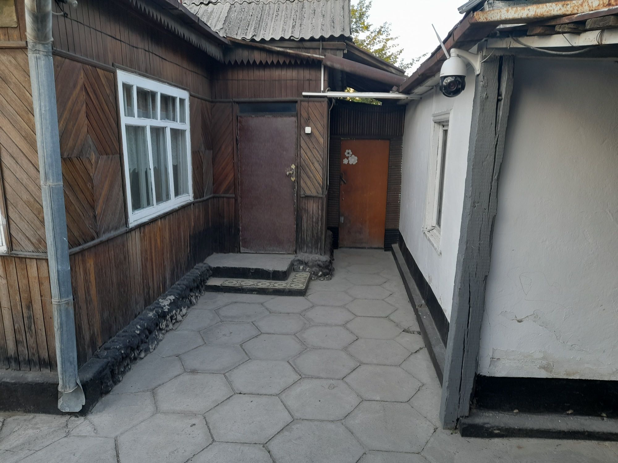 Продам домик срочно! В золотом квадрате.Вариант обмен на залинию.