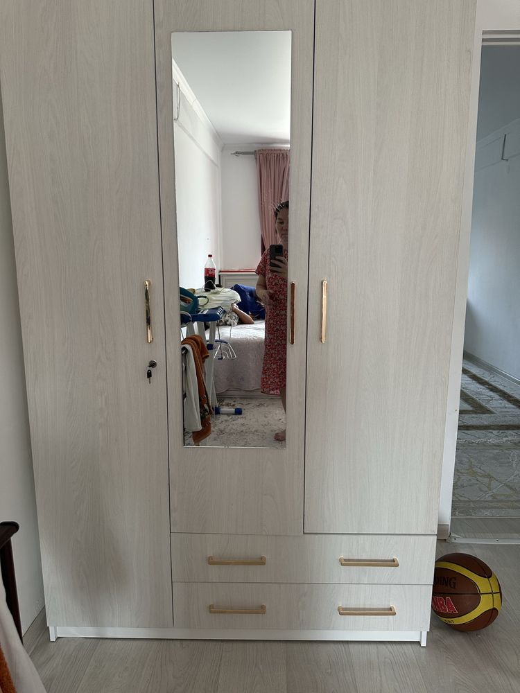 Продам шкаф для одежды