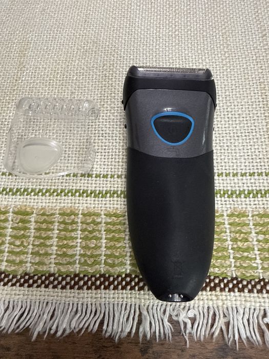 Ca nou, aparat de ras Braun seria 1, cu acumulator