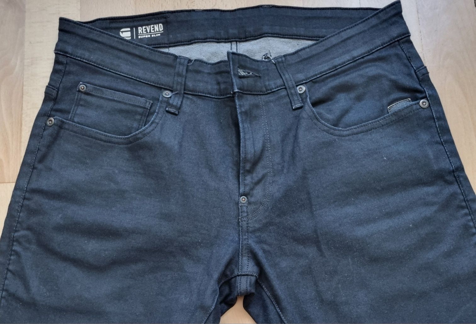 Vând Blugi G-STAR RAW - Revend