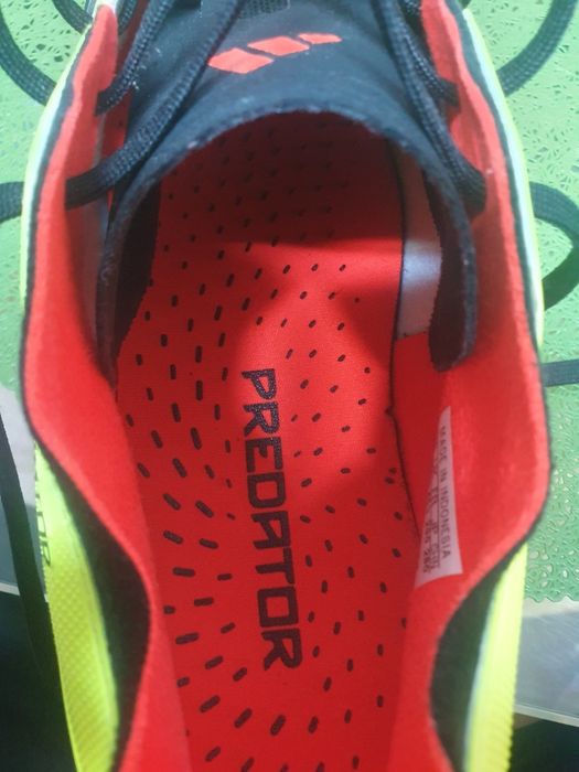 Ghete fotbal Adidas Predator League TF