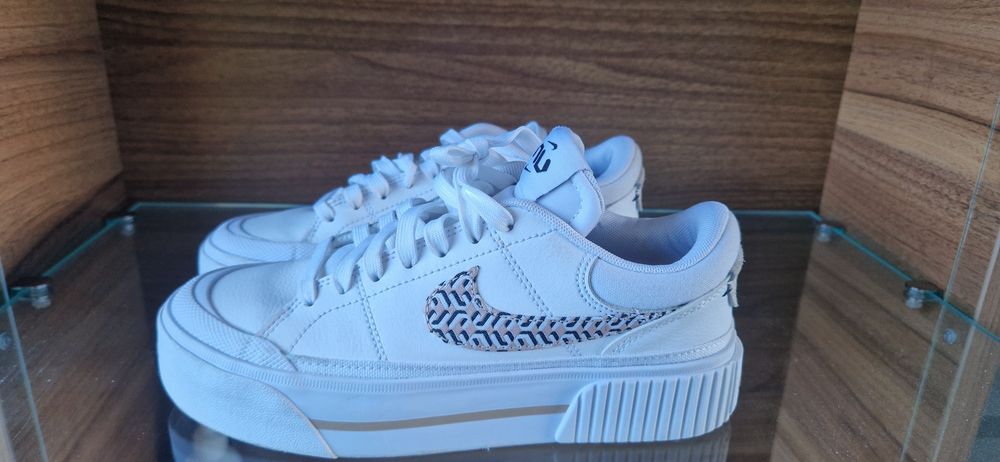 Nike,noi,marimea 36