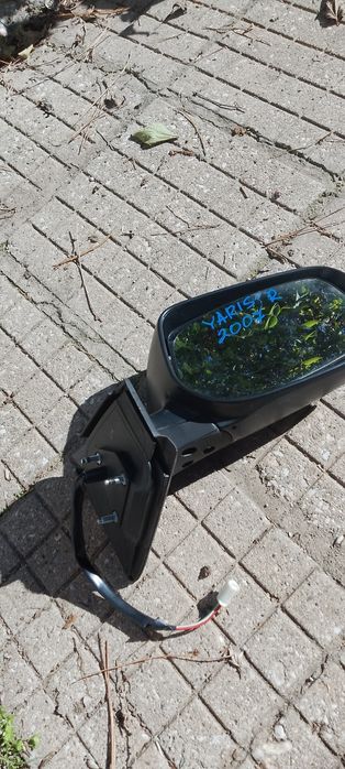 Дясно огледало за Toyota Yaris от 2007до2011 без капак