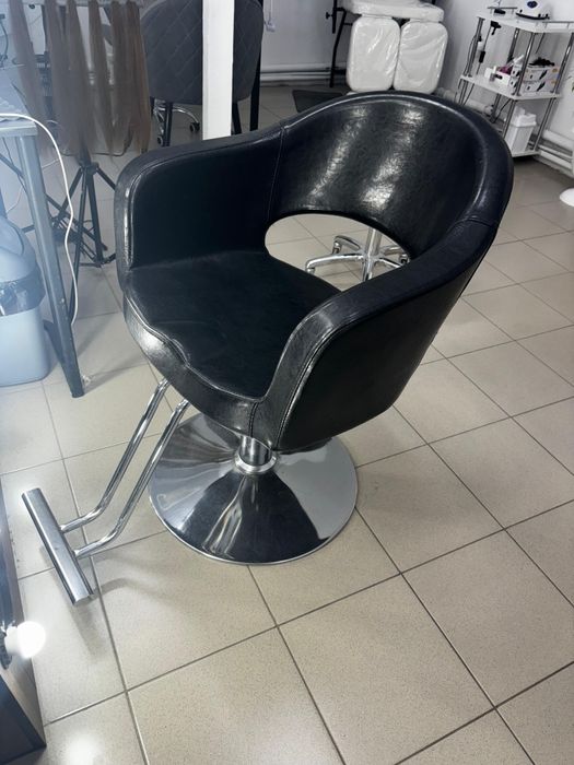 Продам парикмахерской кресло