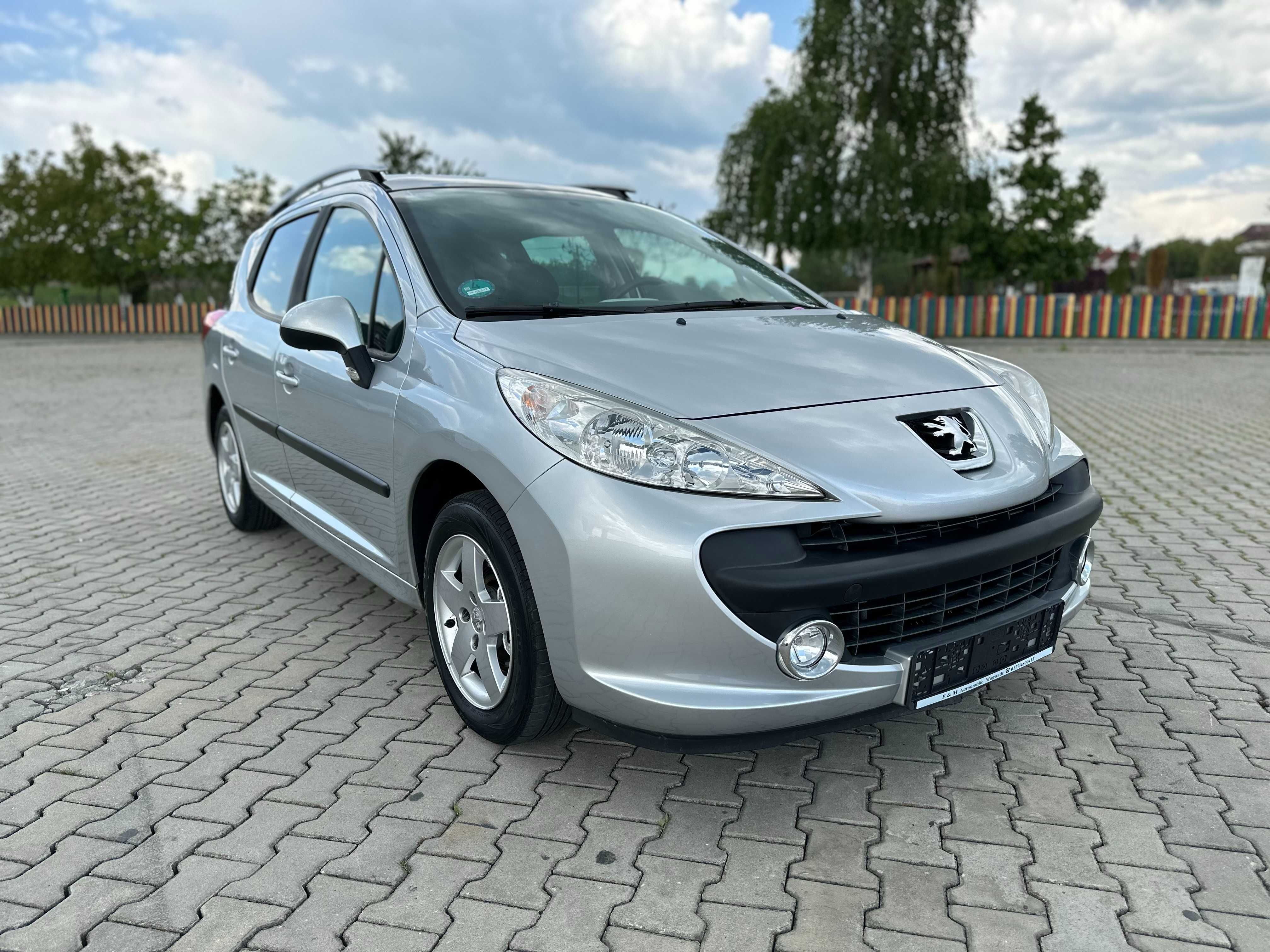 Peugeot 207 - 1.4 Mpi , 2009 , Panoramic