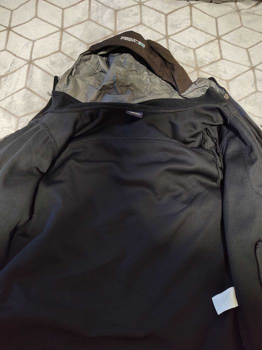 Яке Peak Performance Black Light Gore-Tex