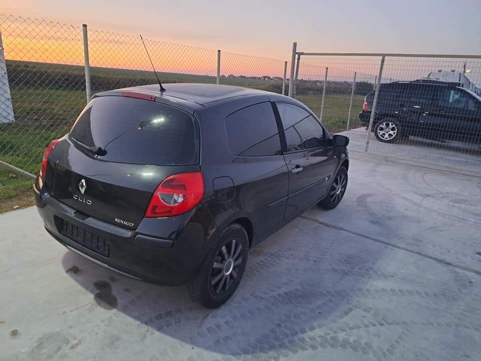 Рено Клио 3 1.5 DCI / Renault Clio 3 1.5 DCI на части