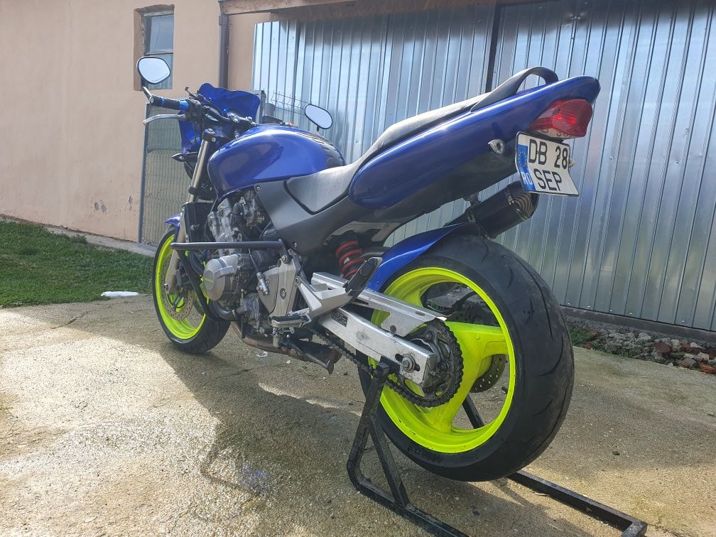 Vând honda hornet