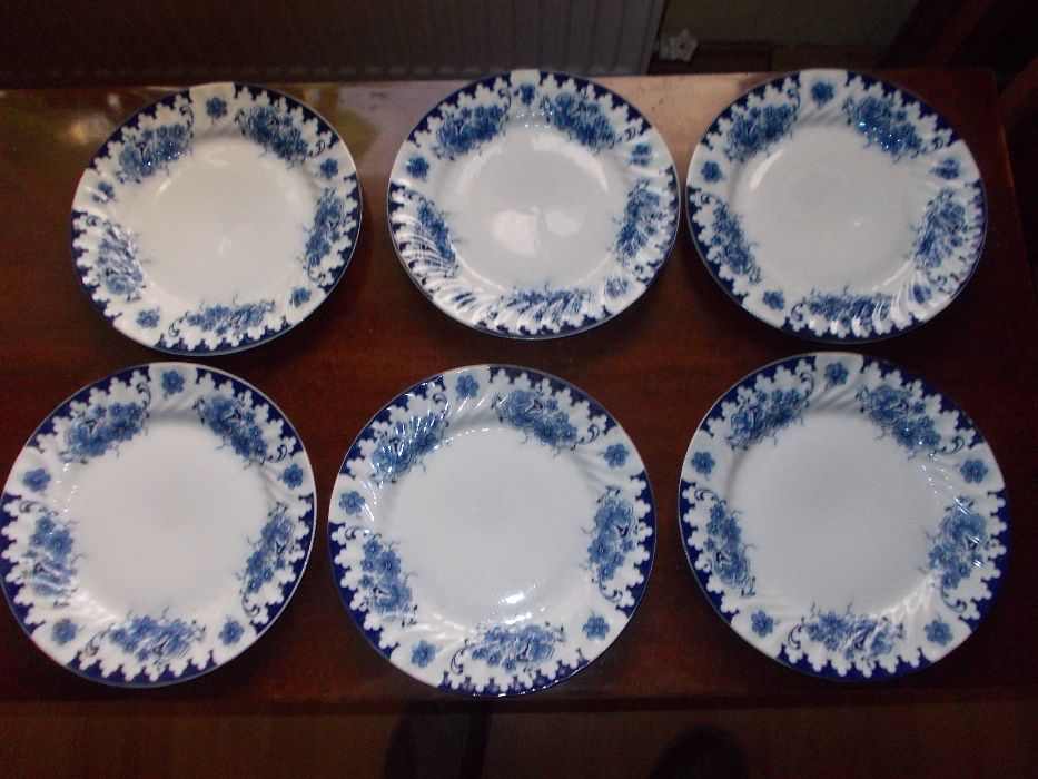 Farfurii intinse din portelan