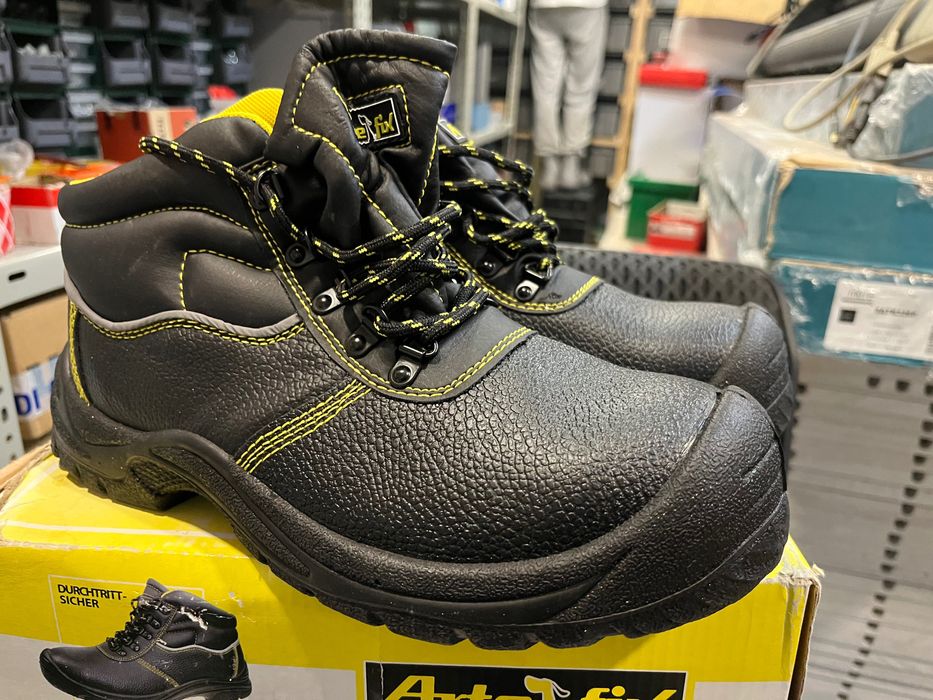 Vând bocanci de protecție, 42, Artefix, S3