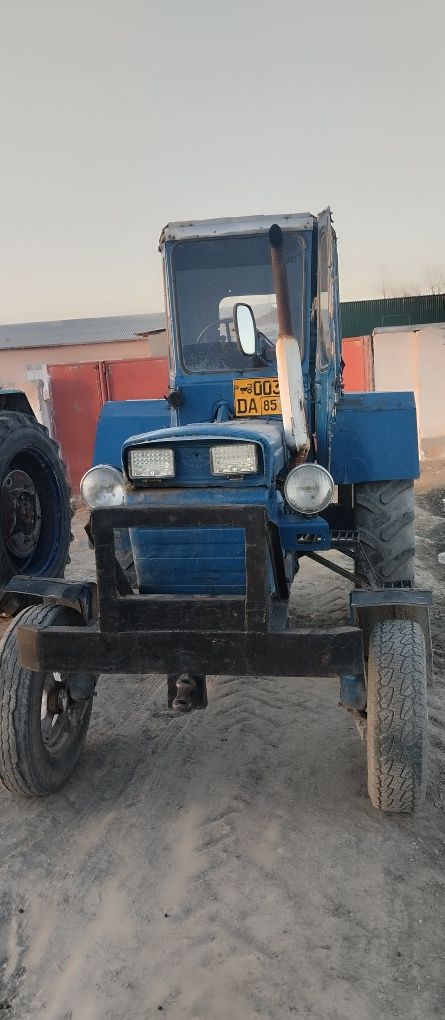 T28 traktor gʼajar