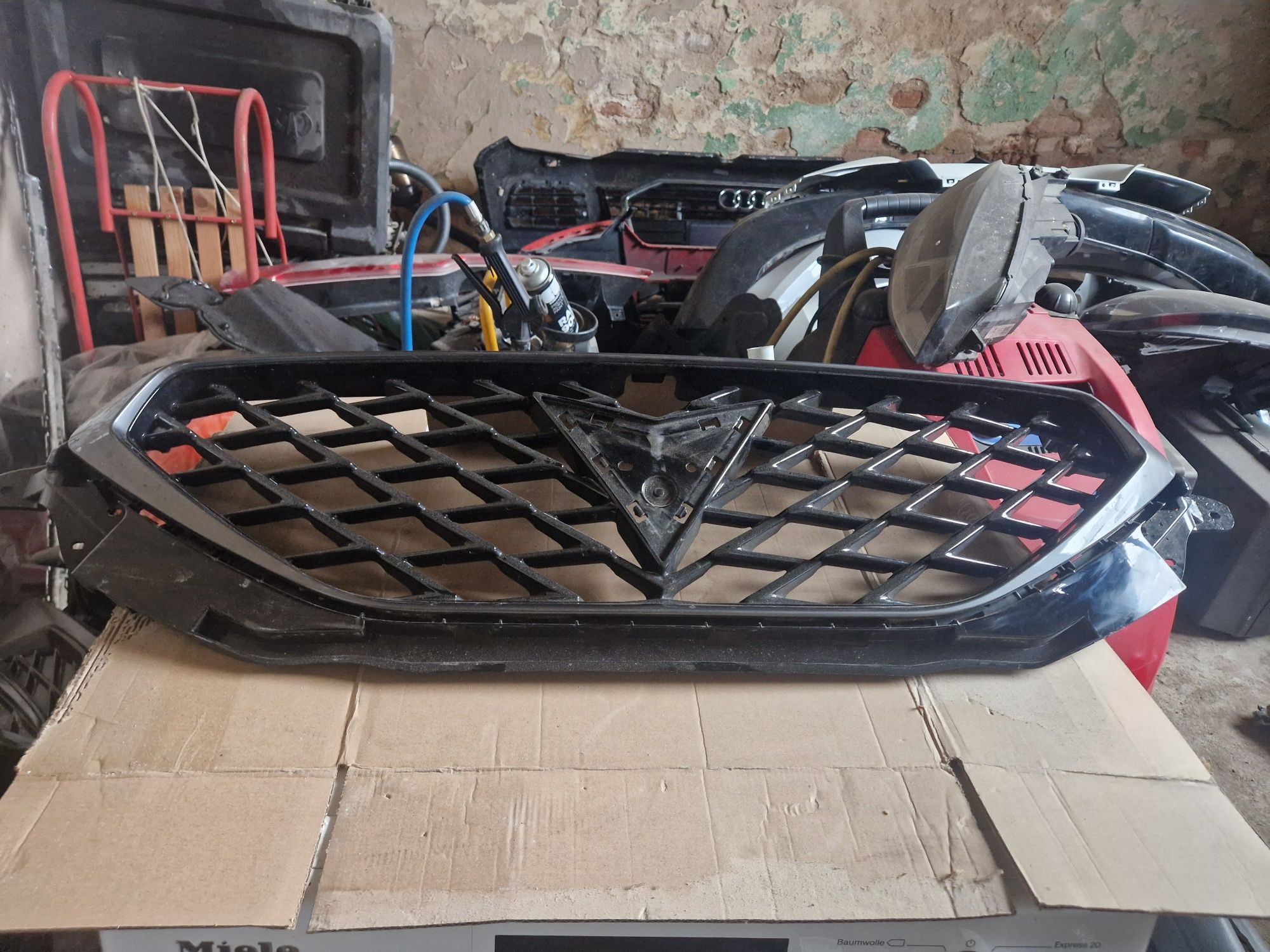 Решетка в броня за Seat Cupra 2023