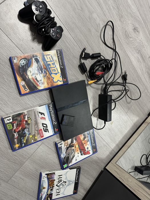 Ps2 functional echipat cu toate acesorile