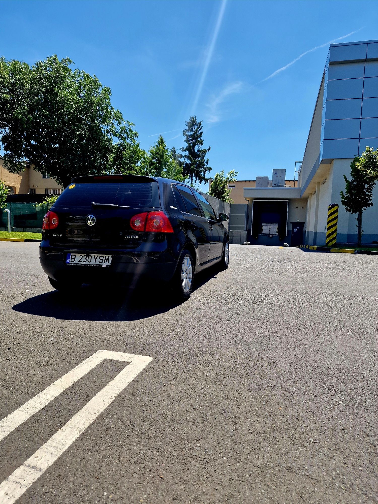 Vând vw golf 5 1.6 fsi model goal